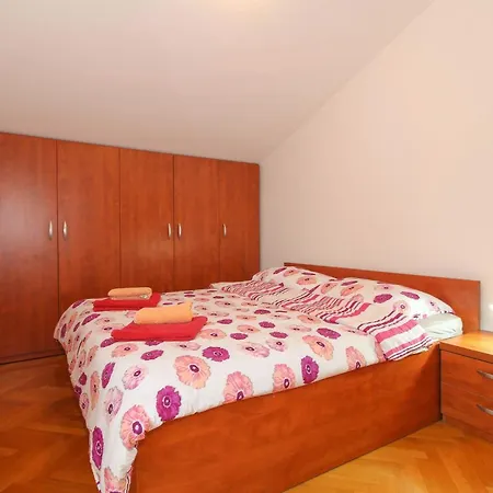 Bruk In - Kvarner Region 게스트하우스 3*